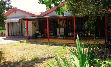 CASA MARTIN DE ZAMORA CON MANQUEHUE, LAS CONDES, 442 M2 TERRENO, 5 DORMITORIOS, 3 BAÑOS, ESTACIONAMIENTOS, EXCELENTE PATIO