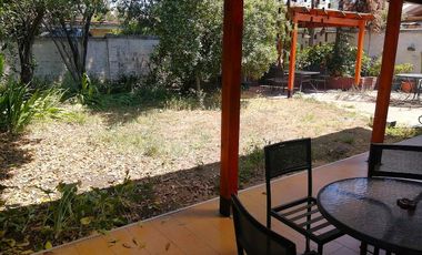 CASA MARTIN DE ZAMORA CON MANQUEHUE, LAS CONDES, 442 M2 TERRENO, 5 DORMITORIOS, 3 BAÑOS, ESTACIONAMIENTOS, EXCELENTE PATIO