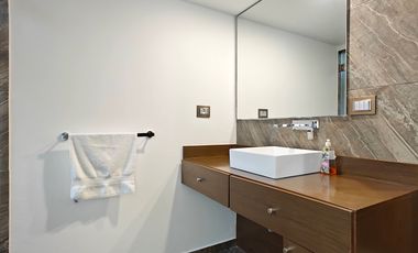 Casa en venta en Valle de Bravo con excelente vista al lago.