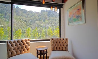 Casa en venta en Valle de Bravo con excelente vista al lago.