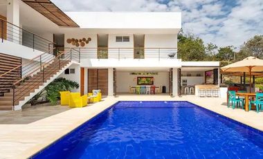 TE RENTO LINDA FINCA LLANOGRANDE LLAMANOS AL3044798828 DISFRUTA DE UNA AGRADABLE ESTADIA!!