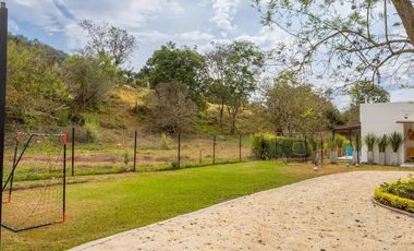 TE RENTO LINDA FINCA LLANOGRANDE LLAMANOS AL3044798828 DISFRUTA DE UNA AGRADABLE ESTADIA!!