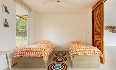 TE RENTO LINDA FINCA LLANOGRANDE LLAMANOS AL3044798828 DISFRUTA DE UNA AGRADABLE ESTADIA!!