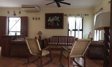 CASA EN VENTA COLONIAL CON AMPLIO JARDIN EN CIUDAD DEL CARMEN, CAMPECHE