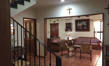 CASA EN VENTA COLONIAL CON AMPLIO JARDIN EN CIUDAD DEL CARMEN, CAMPECHE