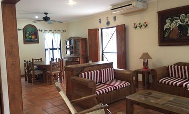 CASA EN VENTA COLONIAL CON AMPLIO JARDIN EN CIUDAD DEL CARMEN, CAMPECHE