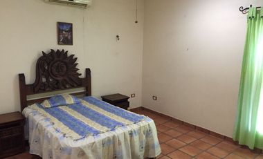 CASA EN VENTA COLONIAL CON AMPLIO JARDIN EN CIUDAD DEL CARMEN, CAMPECHE