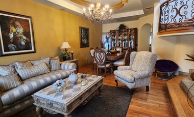 En VENTA Casa con acabados de lujo en Campos Eliseos Fraccionamiento Cerrada del Sol II