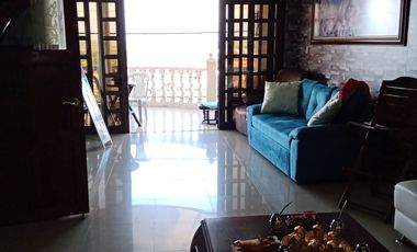 VENTA CASA  TRES PISOS YUMBO -DOS APARTAMENTOS