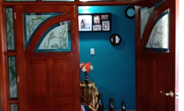 VENTA CASA  TRES PISOS YUMBO -DOS APARTAMENTOS