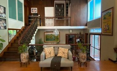 Split-Level House w/ 6-Bedrooms for Sale in Little Baguio, San Juan City