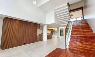White Plains | House and Lot For Sale - #7743