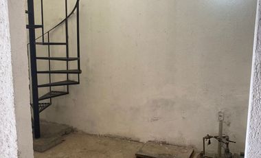 SE VENDE CASA EN LOMAS TERCERA A DOS CUADRAS DE HIMALAYA