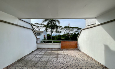 Extraordinaria casa en Santa Clara de las Villas con 4 Alcobas y 4 baños con 154 m2. Pueblito cafetero. Pereira - Colombia.