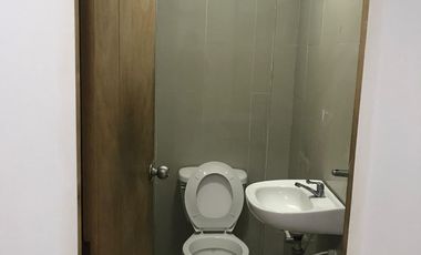 LOCAL EN LOS COCOS ARRIENDO