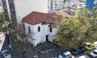 Venta de local comercial con oficinas - Sector La Mariscal