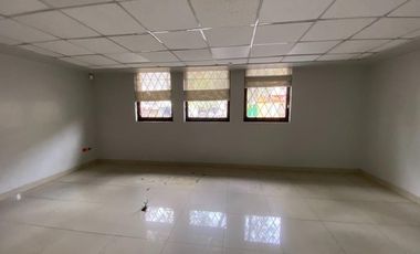 Venta de local comercial con oficinas - Sector La Mariscal