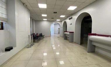Venta de local comercial con oficinas - Sector La Mariscal