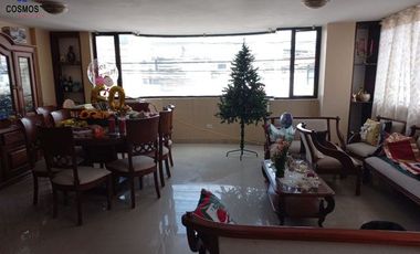 Casa de venta en Otavalo, centro, 4 plantas, 322 m2