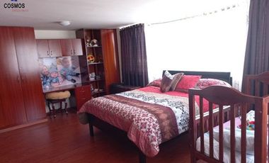 Casa de venta en Otavalo, centro, 4 plantas, 322 m2