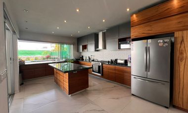 CASA EN VENTA EN FRACCIONAMIENTO LOMAS DE COCOYOC MORELOS