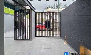 Se venden dos casas al norte de la ciudad de Loja