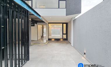 Se venden dos casas al norte de la ciudad de Loja
