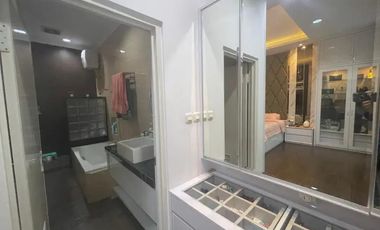 Dijual Rumah Bagus Minimalis 3,5 Lantai di Kavling Polri Jelambar Hadap Utara