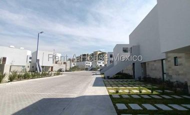 Cumbres del lago rento duplex planta alta 3 recamaras 3 baños y amenidades