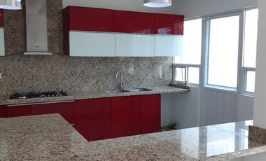 Casa en renta de 4 recámaras en Lomas de Angelópolis II, Cerca de Sonata!