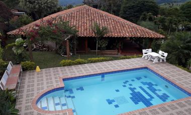 VENTA DE CASA CAMPESTRE EN PAVITAS