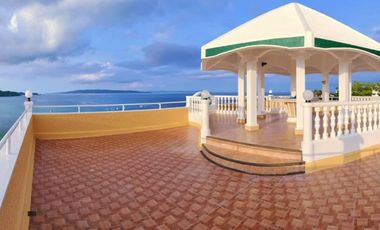 Royal Villa in the middle of a botanical dream location with ocean view