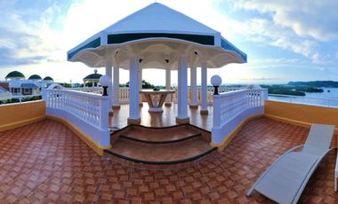 Royal Villa in the middle of a botanical dream location with ocean view