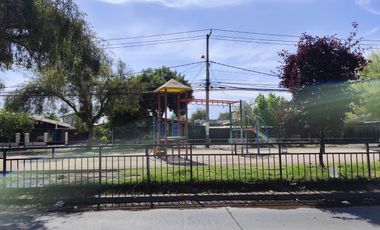 Vende Casa plena Av.Ejercito entre San Jose y Los Comendadores Futuro Metro San Geronimo