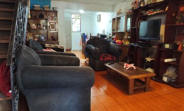 Vende Casa plena Av.Ejercito entre San Jose y Los Comendadores Futuro Metro San Geronimo