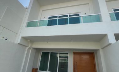 VENTA CASA NUEVA COSTA AZUL