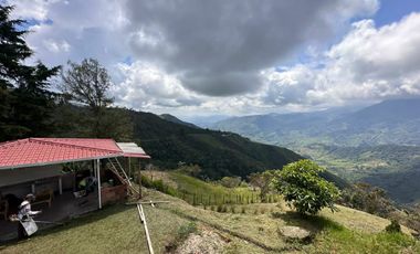 Vendo casa de descanso en Guatapé Antioquia
