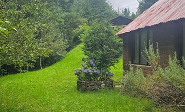 VENTA DE CABAÑA CON HERMOSOS JARDINES MINERAL DEL CHICO, CARBONERAS