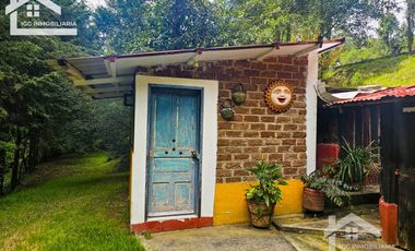 VENTA DE CABAÑA CON HERMOSOS JARDINES MINERAL DEL CHICO, CARBONERAS