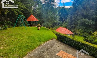 VENTA DE CABAÑA CON HERMOSOS JARDINES MINERAL DEL CHICO, CARBONERAS