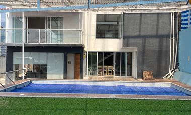 VENTA DE CASA SOLA CON ALBERCA Y JARDIN DENTRO DE FRACC. EN TLAYACAPAN, MORELOS.