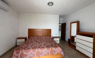 VENTA DE CASA SOLA CON ALBERCA Y JARDIN DENTRO DE FRACC. EN TLAYACAPAN, MORELOS.