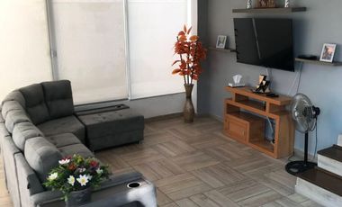 VENTA DE CASA SOLA CON ALBERCA Y JARDIN DENTRO DE FRACC. EN TLAYACAPAN, MORELOS.