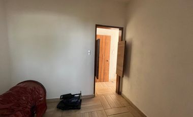 VENTA DE CASA SOLA CON ALBERCA Y JARDIN DENTRO DE FRACC. EN TLAYACAPAN, MORELOS.