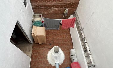 VENTA DE CASA SOLA CON ALBERCA Y JARDIN DENTRO DE FRACC. EN TLAYACAPAN, MORELOS.