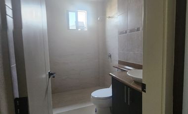 Samborondon, Renta de Linda Casa 3 dormitorios sin muebles