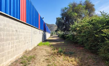 Se vende Gran Galpón en zona industrial en Curacaví, calle principal.