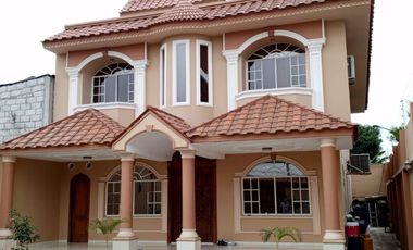 Se vende casa con finos acabados en Machala