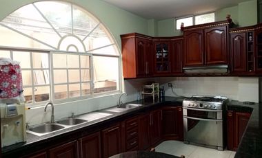 Se vende casa con finos acabados en Machala