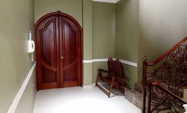 Se vende casa con finos acabados en Machala